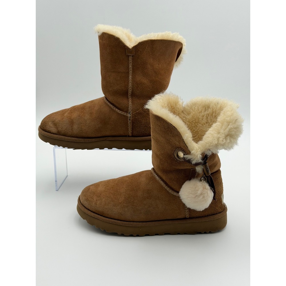 UGG Plumdale Cuff Womens 7 Chestnut Suede Sheepskin Pom Pom Short Boots